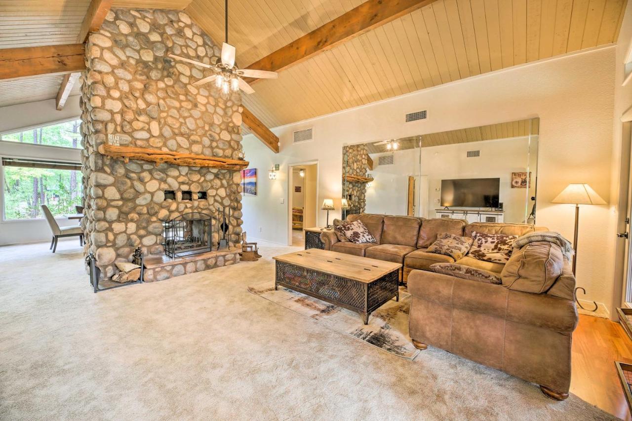 Lush Pinetop Retreat With Large Deck And Wooded Yard! Dış mekan fotoğraf